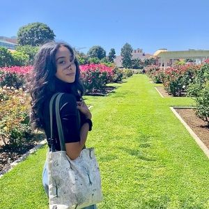 Meet your Posher, Jahnita